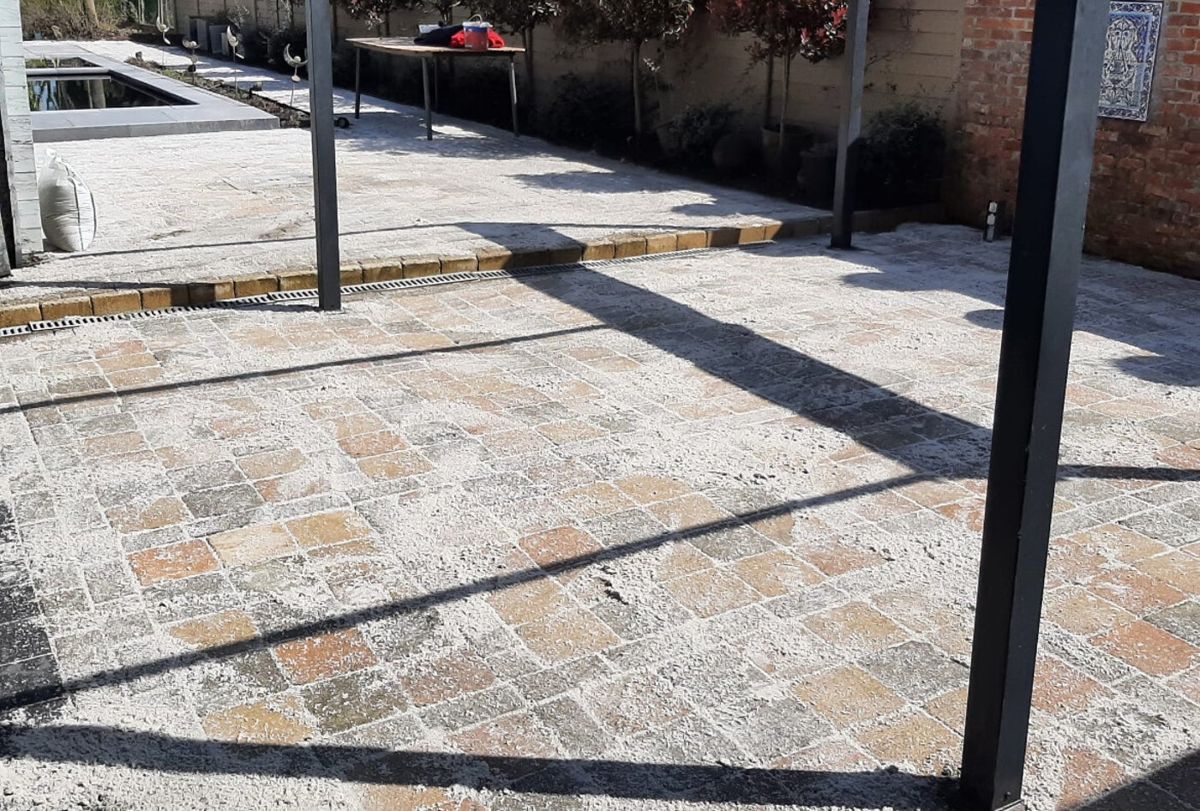 Terras na het reinigen